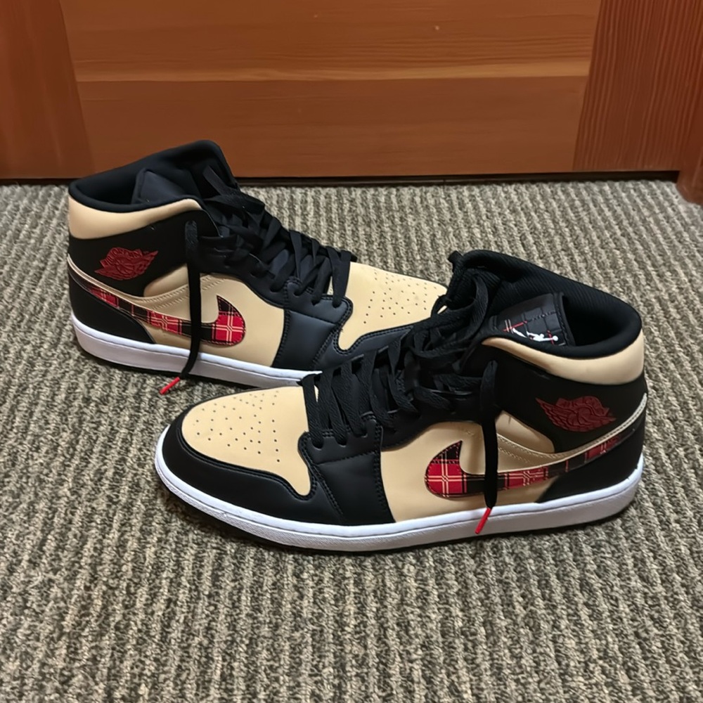 Jordan 1 mid
